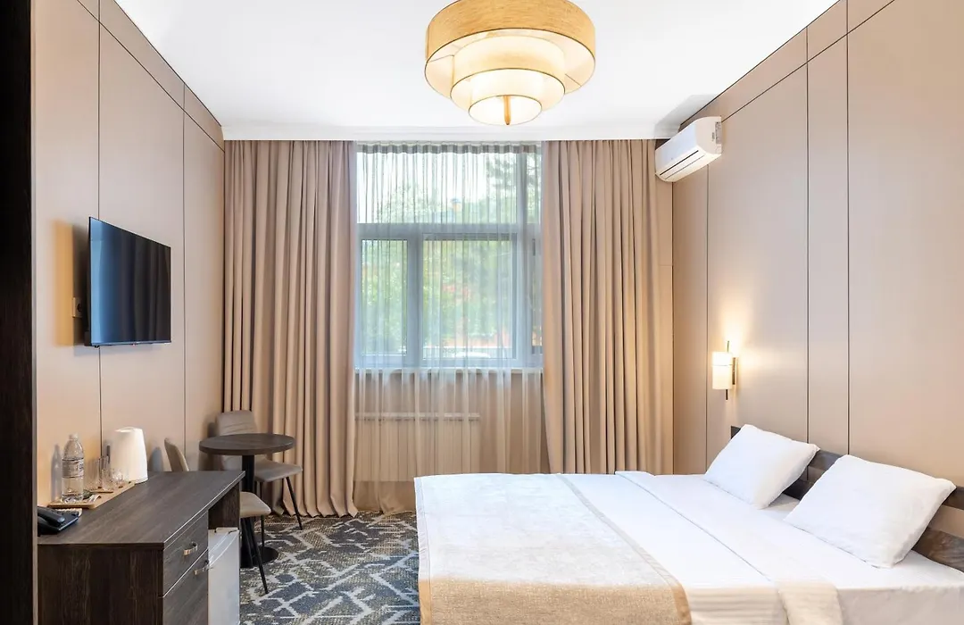 Rush Inn Hotel-1